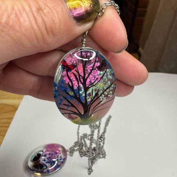 Set of 2 Pressed Flowers Pendant in Silvertone with Stainless Steel Necklace 24” - Picture 7 of 9